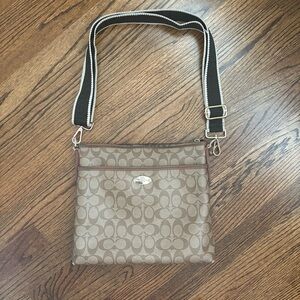 Coach Signature File Bag Crossbody bag